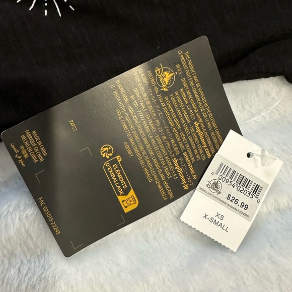 ⭐️NWT ❤️Disney 2023 year of the rabbit T-shirt - Picture 3 of 3